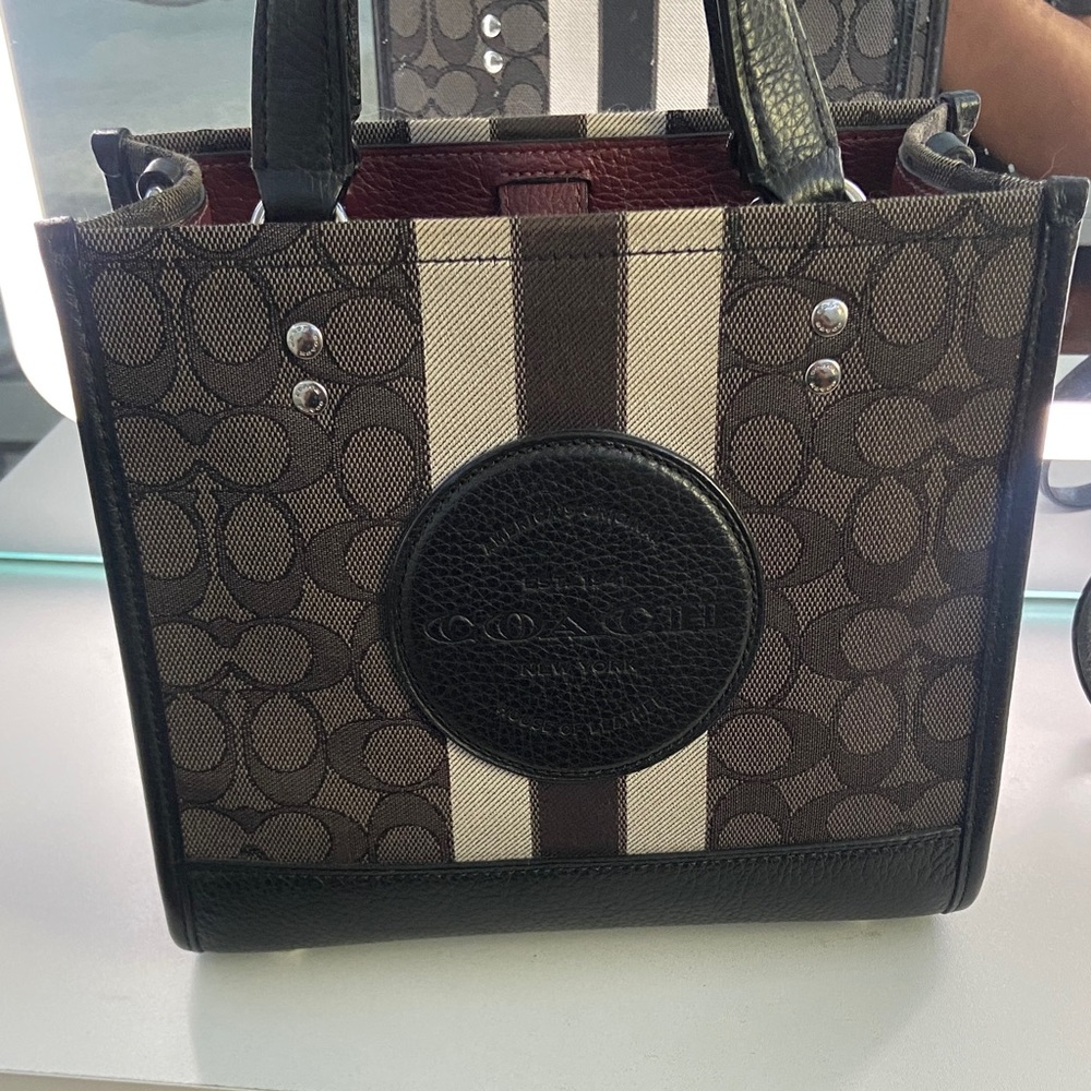 Coach Dempsey Tote 22